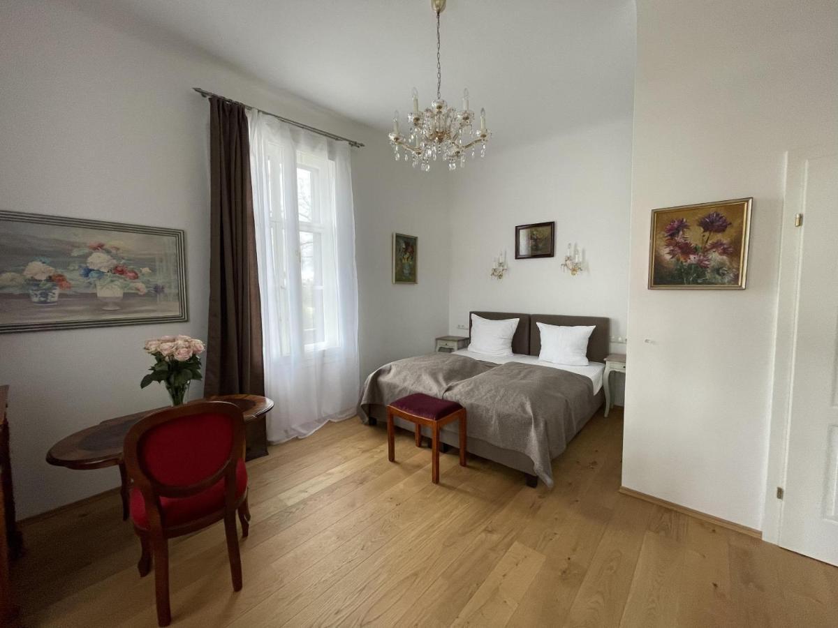 Villa Musik - Historical Apartments In Baden bei Wien Zewnętrze zdjęcie