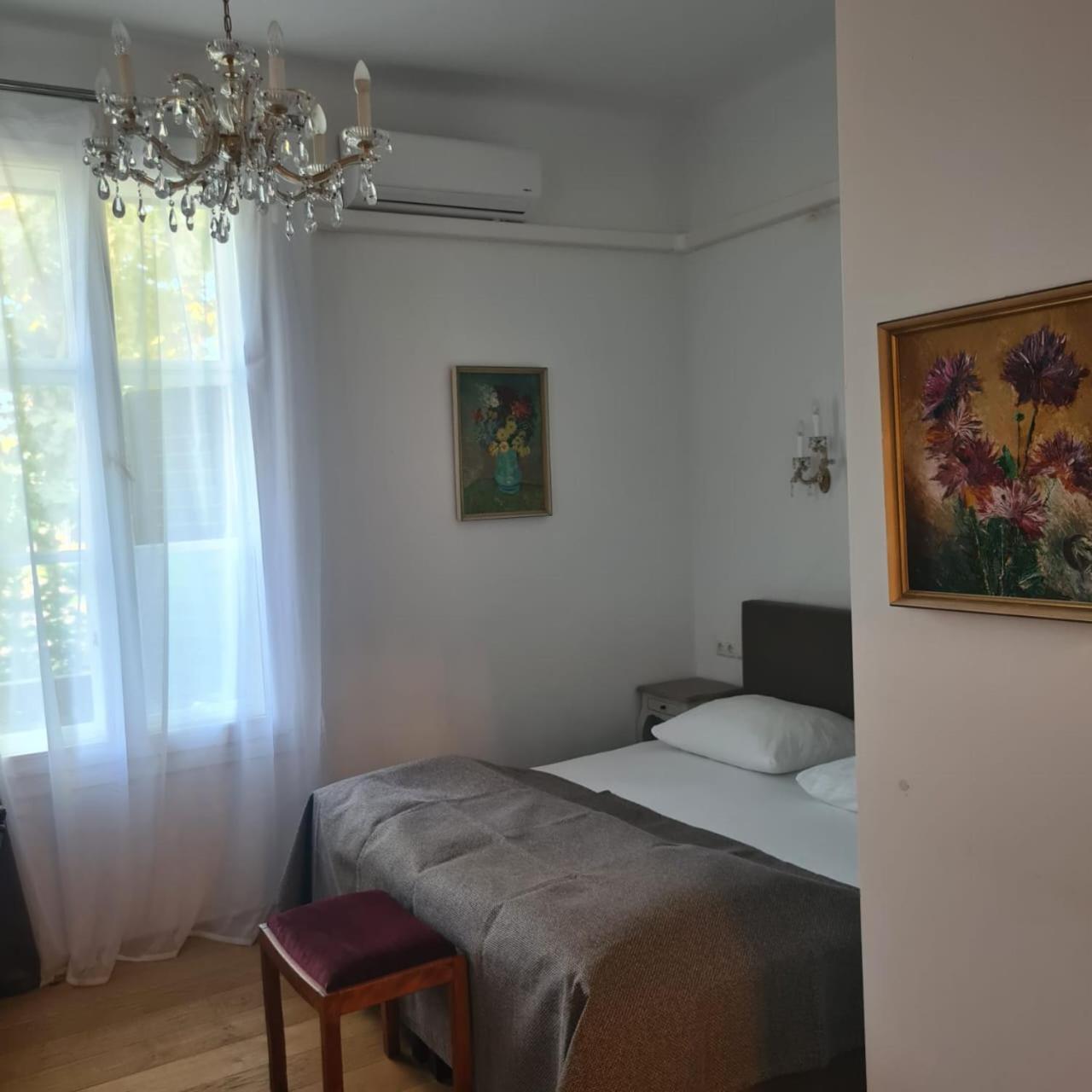 Villa Musik - Historical Apartments In Baden bei Wien Zewnętrze zdjęcie